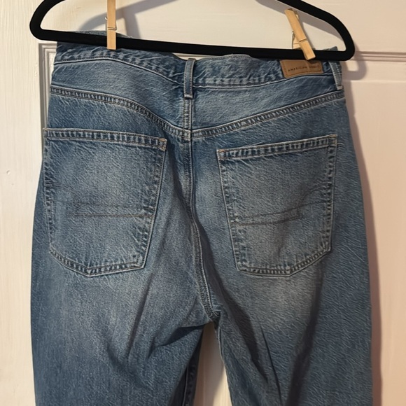American Eagle 90's Boyfriend Women's Distressed Button Fly Denim Jeans Size 6 S - Picture 8 of 13